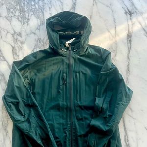 Men’s lululemon green raincoat rain jacket used only a few times